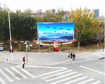 屏山户外大屏广告投放要点。